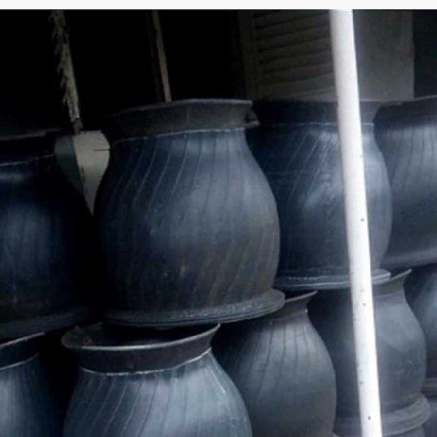 Tempat Sampah Karet