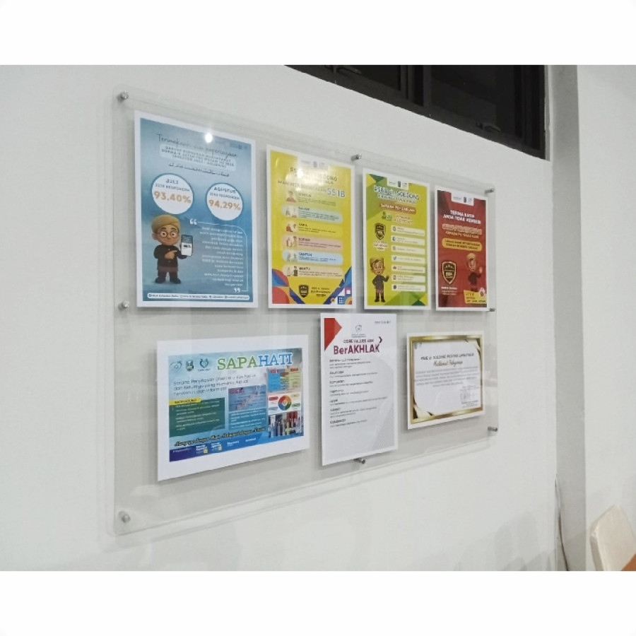AKRILIK TEMPAT POSTER, 2 RANGKAP, PEN AKRILIK, POSTER 7 LEMBAR,  + JASA PASANG - utama