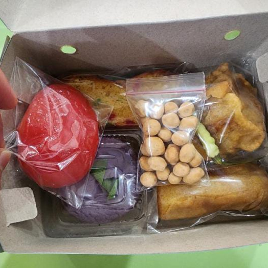 KUE SNACK KOTAK