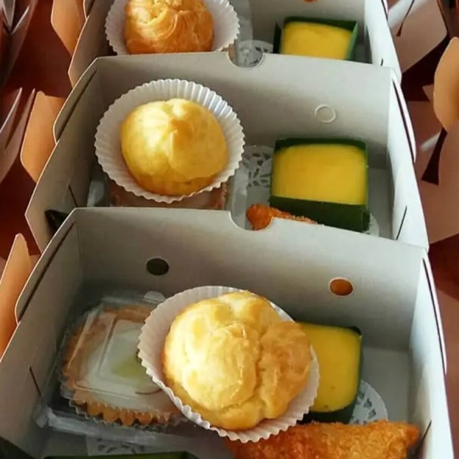 SNACK BOX ADAMS BAKERY