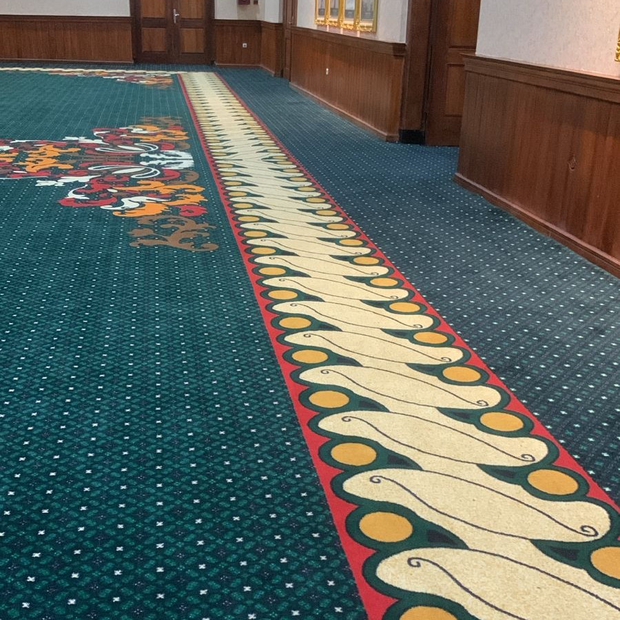 Jasa pencucian karpet besar