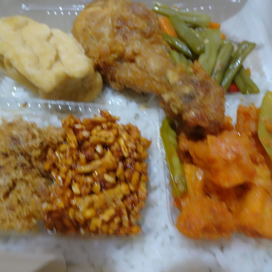 Nasi Kotak Ayam Goreng Komplet Yaya berkah - depan