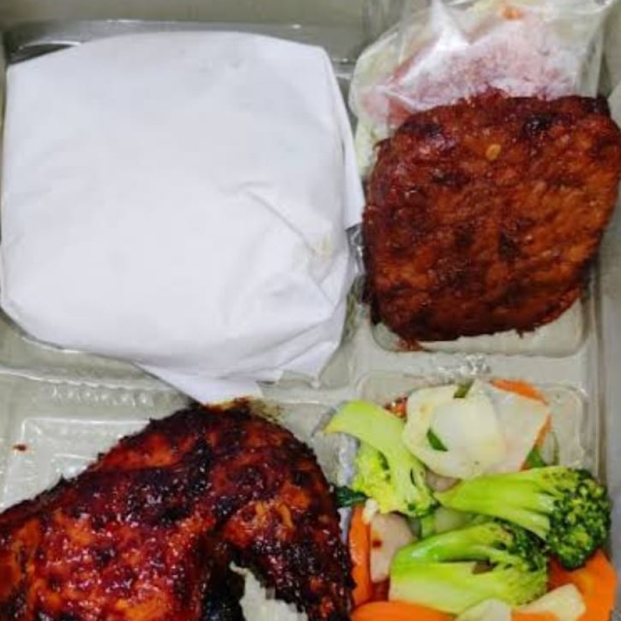 Makan Dus1