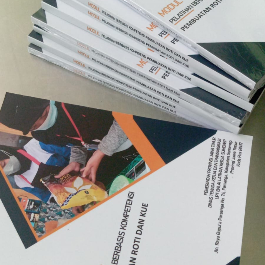 Buku Pedoman Pelatihan Pembuatan Roti dan Kue - depan