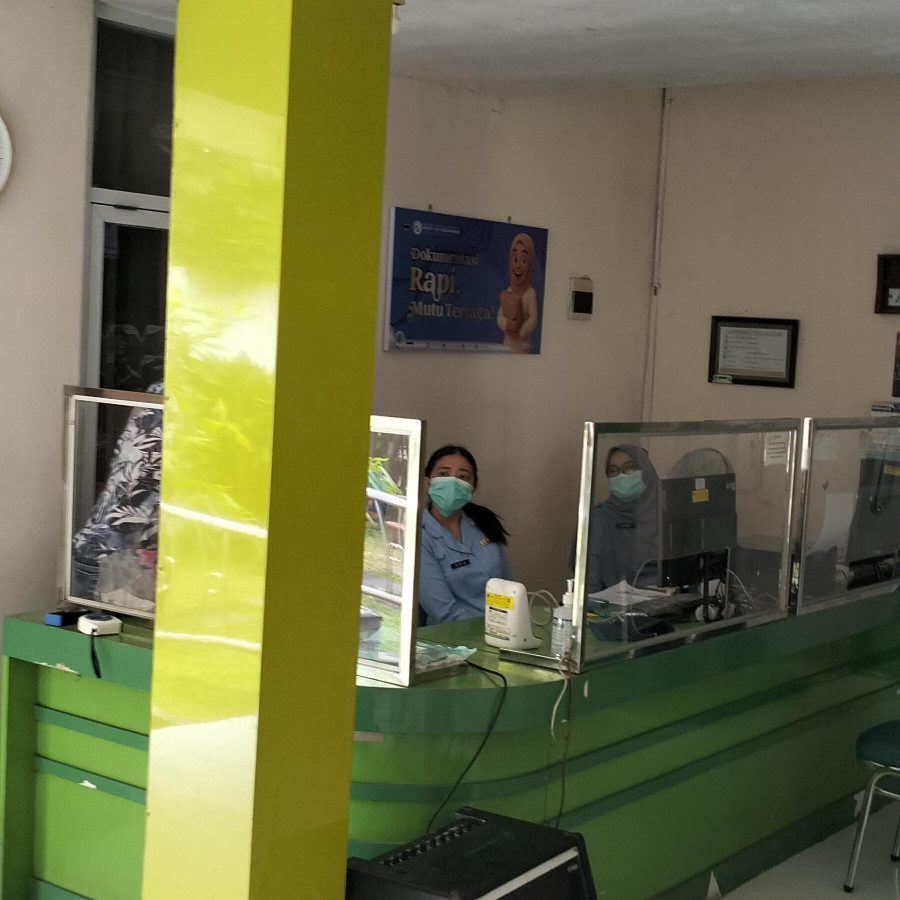 Perbaikan dan pemindahan meja counter per set