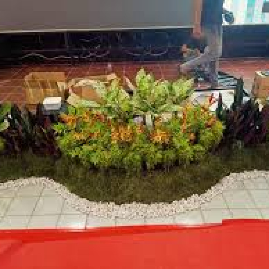 Pesewaan panggung dan dekorasi - depan