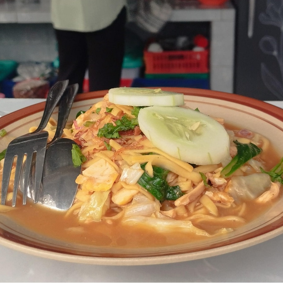 Bakmi Rebus - samping