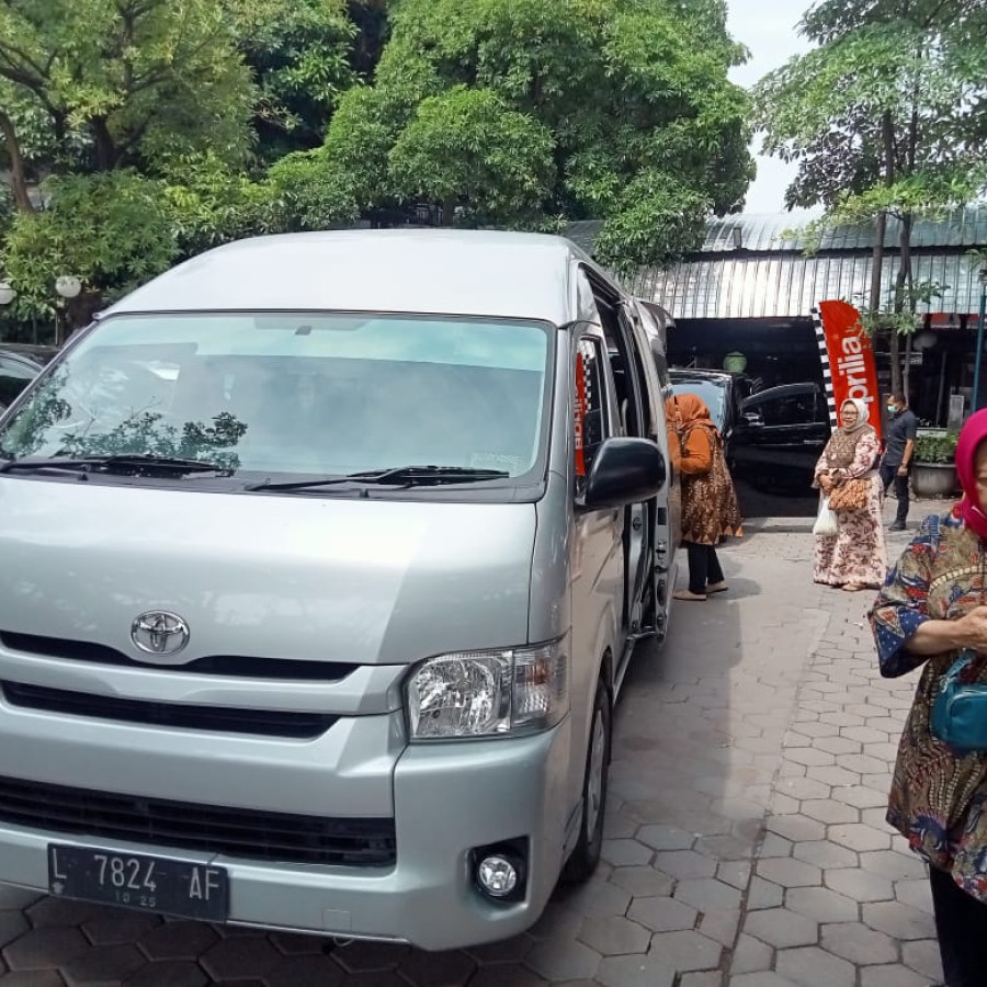 hiace commuter - malang 1 Day