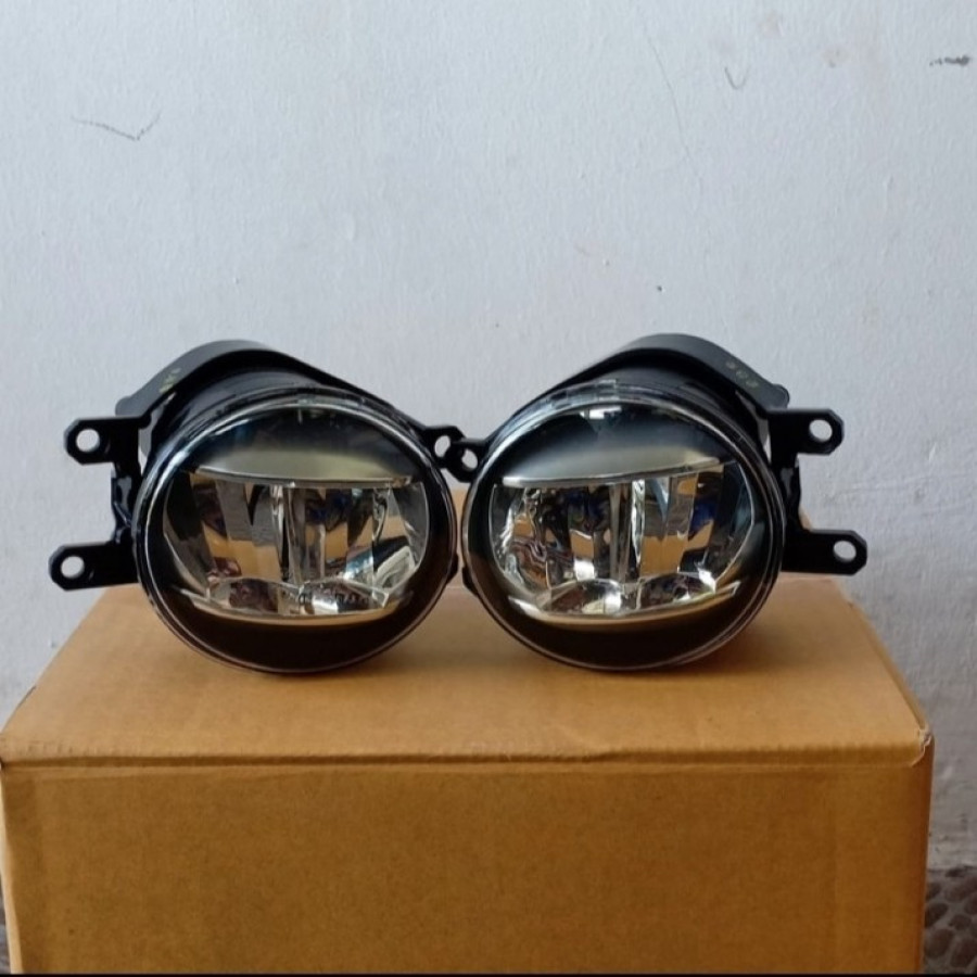 Paket salon mobil , ganti lampu Foglamp LED TYt. camry - depan