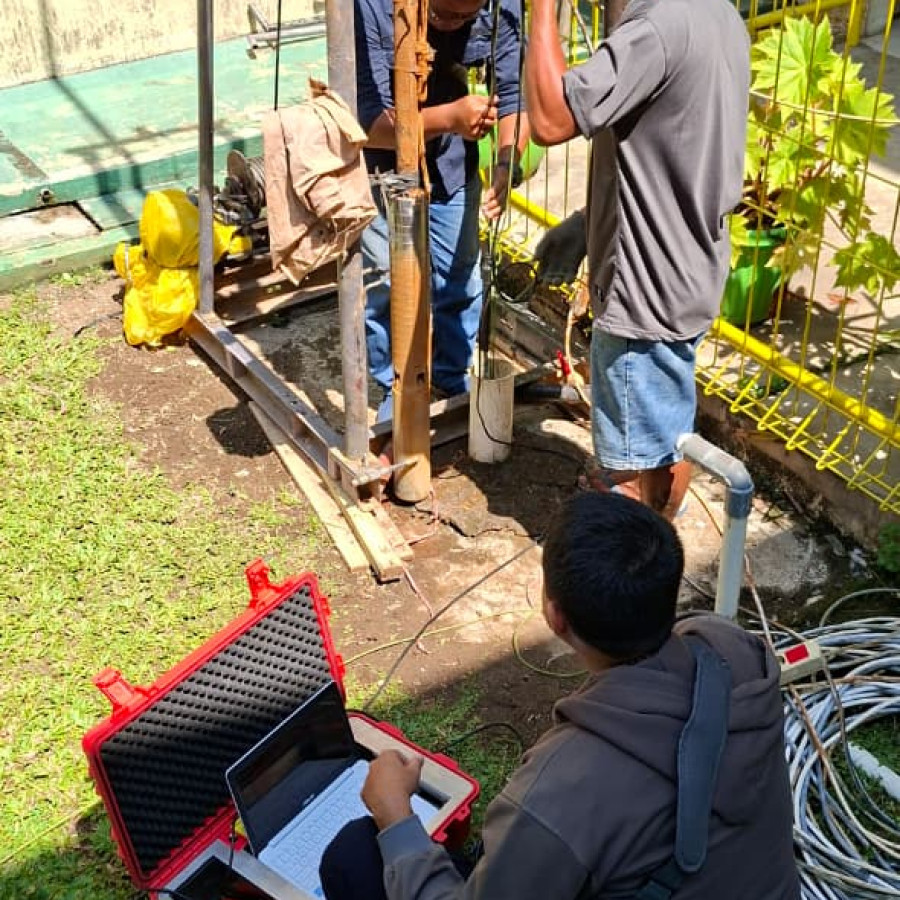 MAINTENANCE POMPA SUMUR ARTESIS - samping