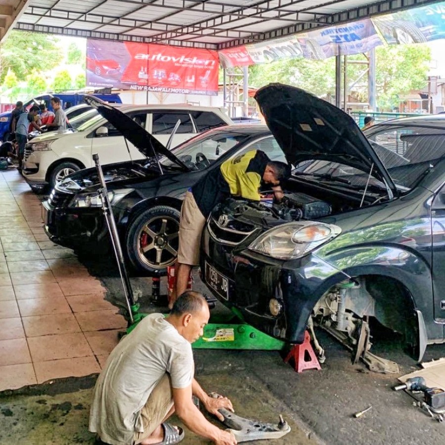 SERVIS RINGAN KENDARAAN OPERASIONAL CEK KAKI-KAKI