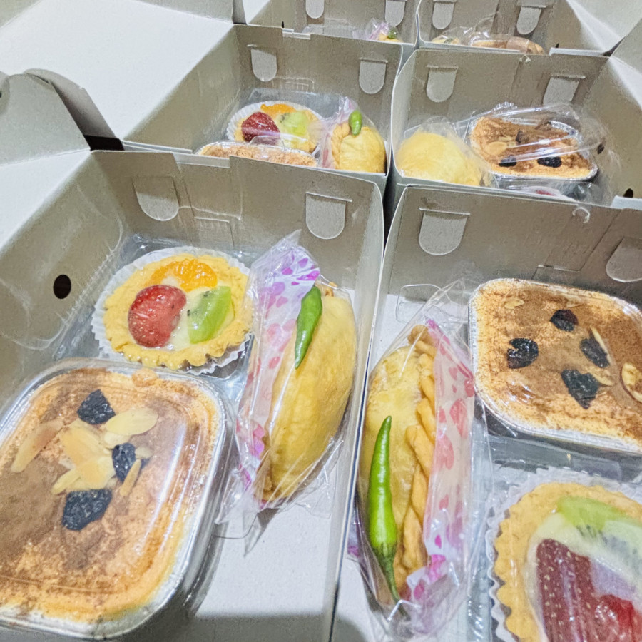 Kue kotak+Susu