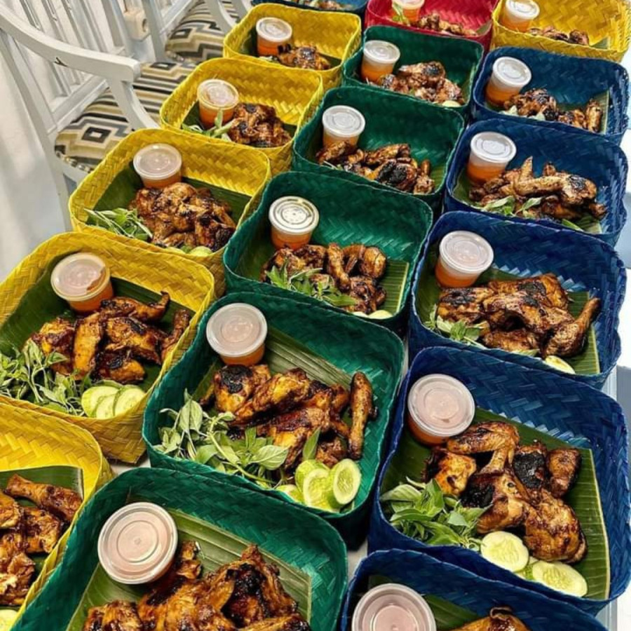 Paket hempers ayam bakar utuh