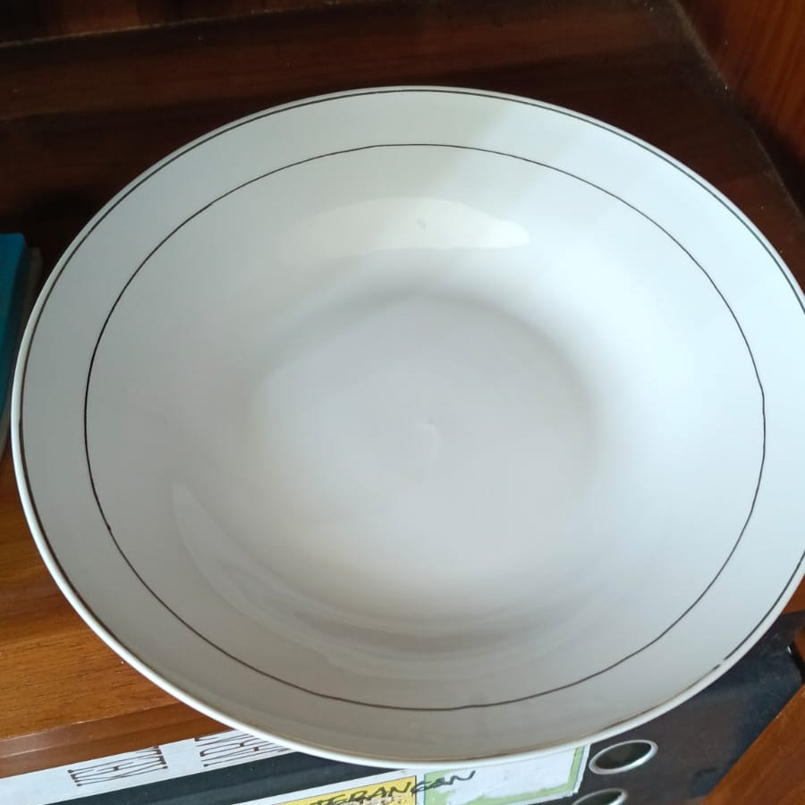 Piring Makan Keramik 9 inci Lis Emas - utama