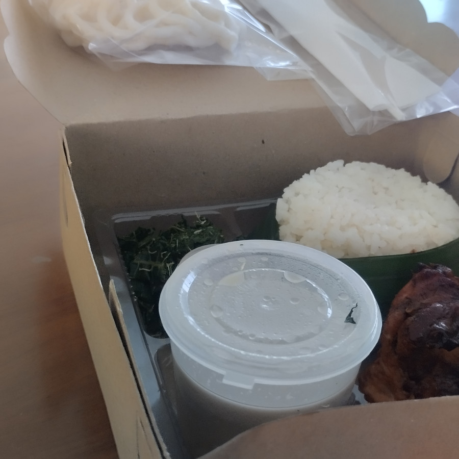 Nasi Kotak Ayam Bakar Yaya Berkah - samping