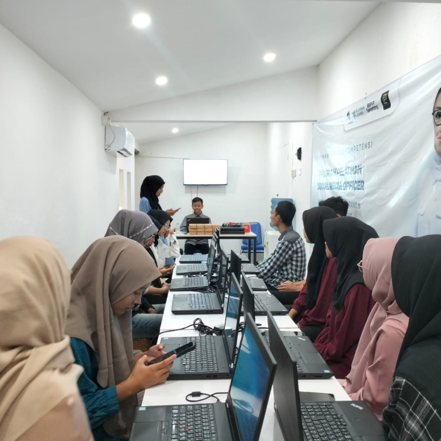 Pelatihan Komputer Managemen Staf