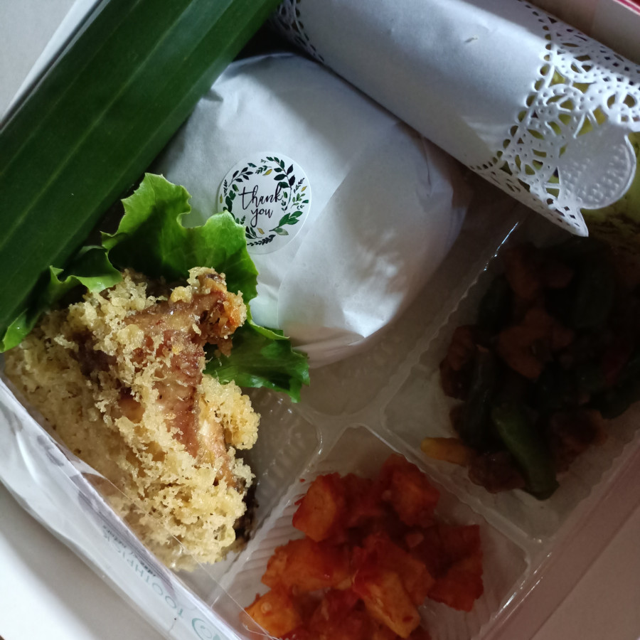 Nasi box komplit