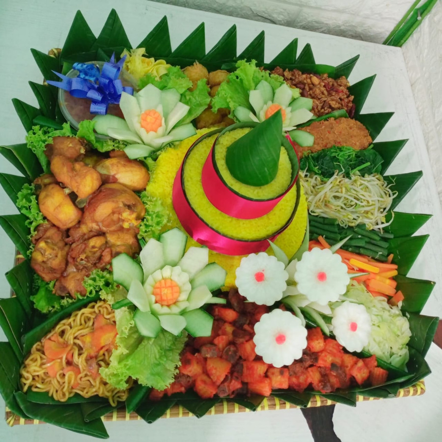 Nasi kuning - samping