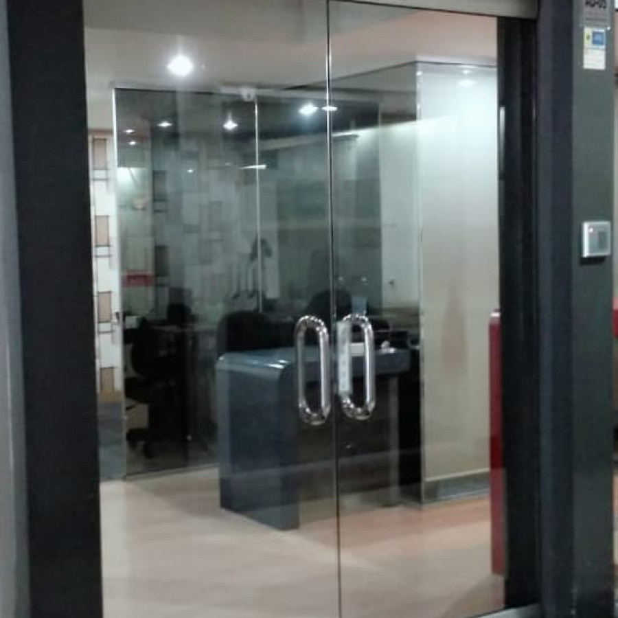 PINTU KACA# PINTU UTAMA KANTOR , CV.MELDA - detail