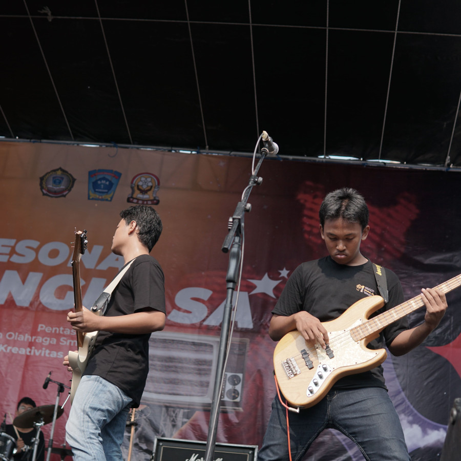 Tenaga Kesenian 4-5 Orang - utama
