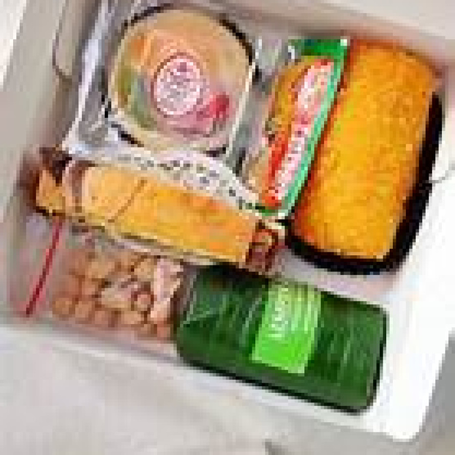 Snack Box makanan ringan - depan