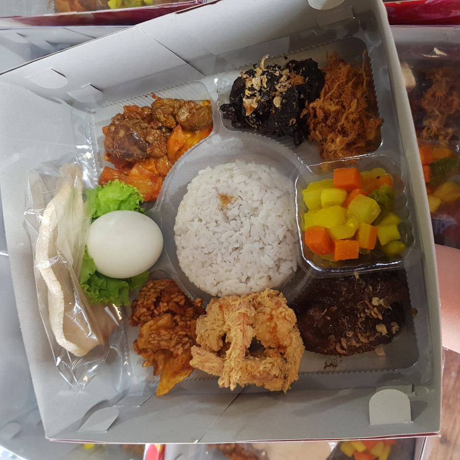 Nasi Rames Komplit