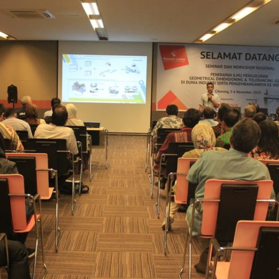 Pelaksanaan Kegiatan Sosialisasi Melalui Media / Seminar - depan