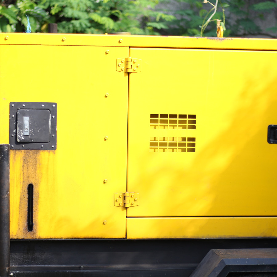 Genset Pembangkit Listrik - depan