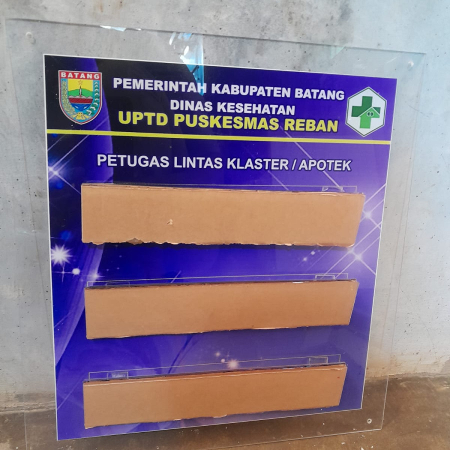 Akrilik Petugas Lintas Klaster / Apotek