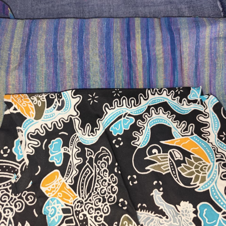 Bahan Baku dan Percontohan Pelatihan Fashion - samping