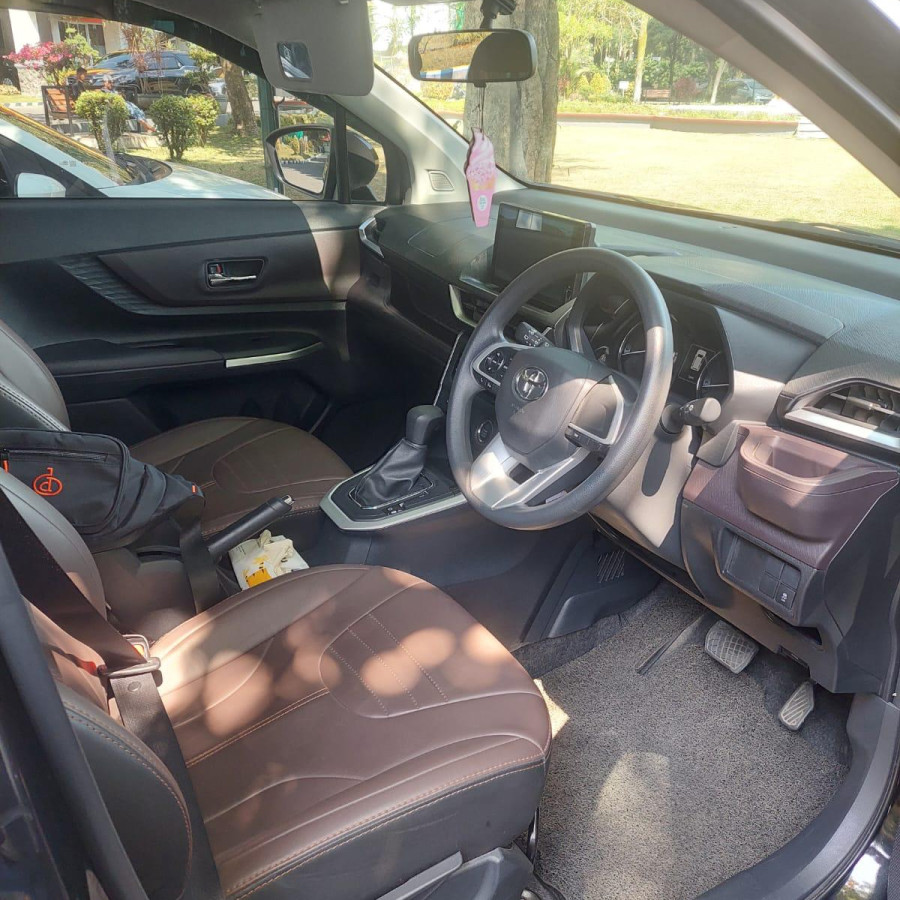 SEWA MOBIL HARIAN AVANZA - depan