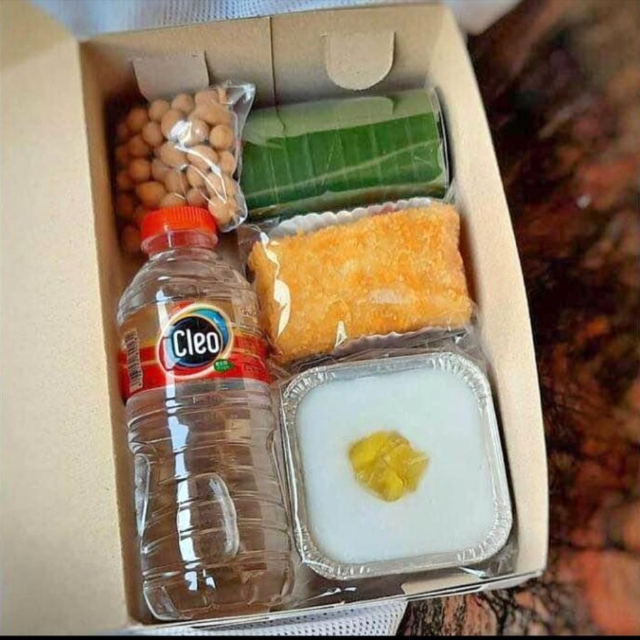 Paket Snack (Isi 3 snack + 1 air mineral) - utama
