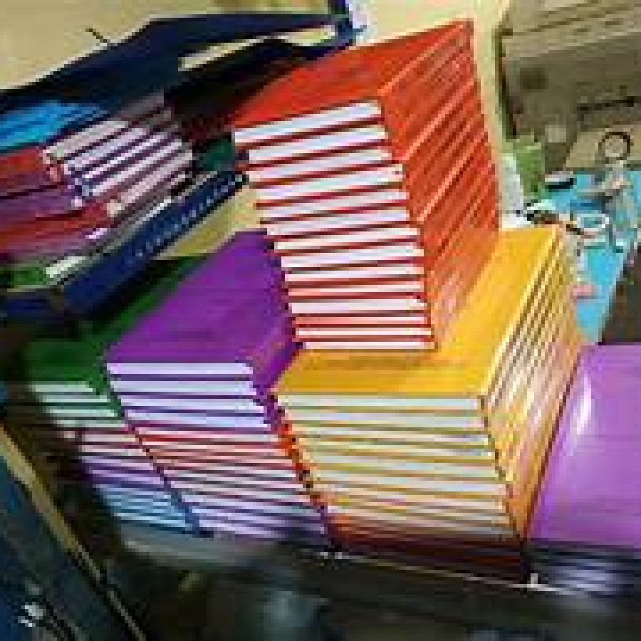 PENCETAKAN BUKU  F 4 / CETAK 1  MUKA /  s.d  850  LEMBAR