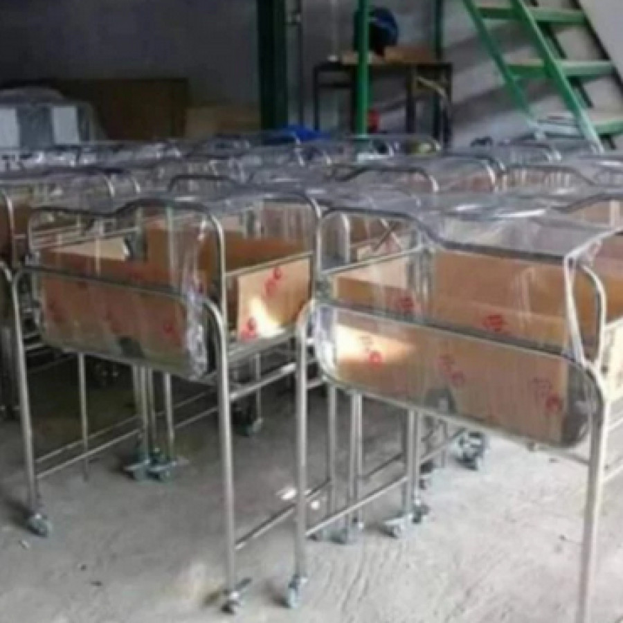 Box Bayi Tempat Tidur Bayi STAINLESS STEEL - samping