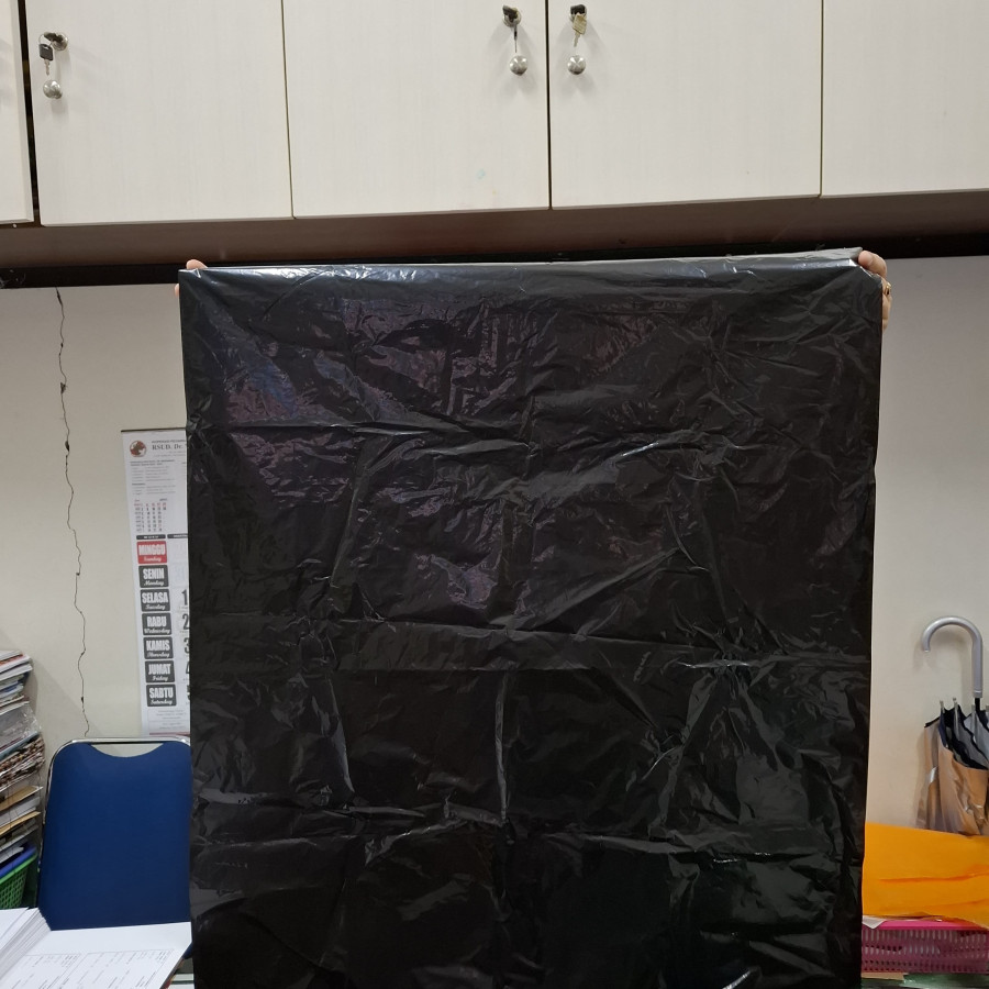 Plastik Sampah Umum Sedang (M) PE. 65 cm x 80 cm x 0,035 mm