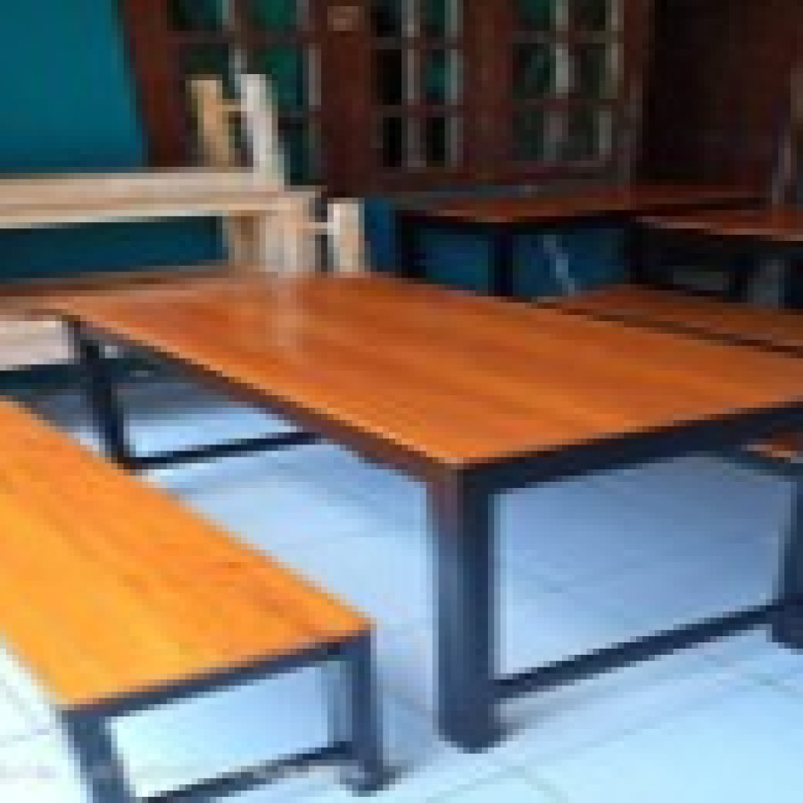 PENGADAAN MEJA DAN KURSI MAKAN