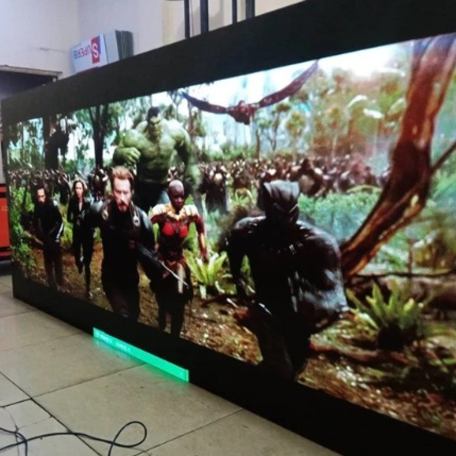 VIDIOTRON (Qiangli) P 2.5 indoor 350 cm x 160 cm - depan