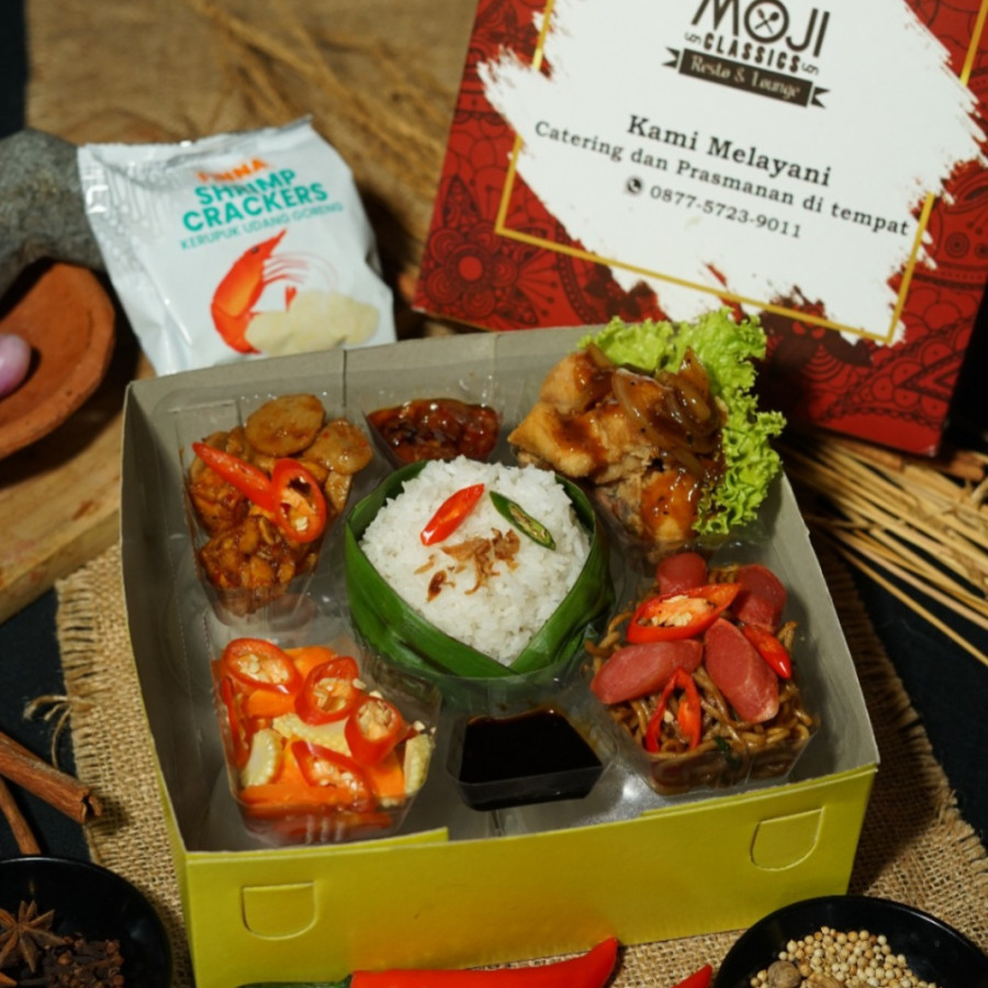 Nasi Kotak Moji Resto by Varna Culture Hotel Surabaya