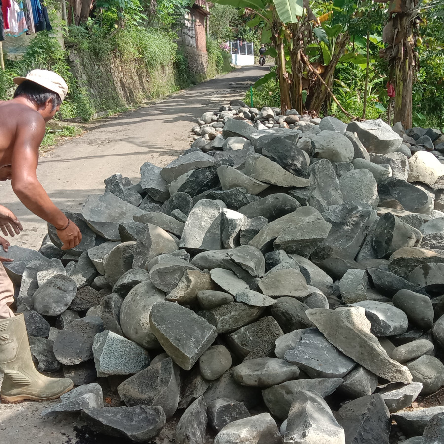 Batu Belah - depan