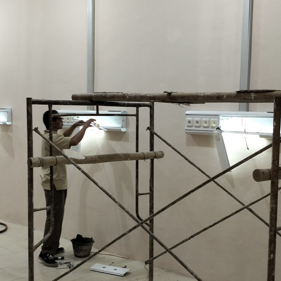 Pemasangan Outlet Oksigen per unit