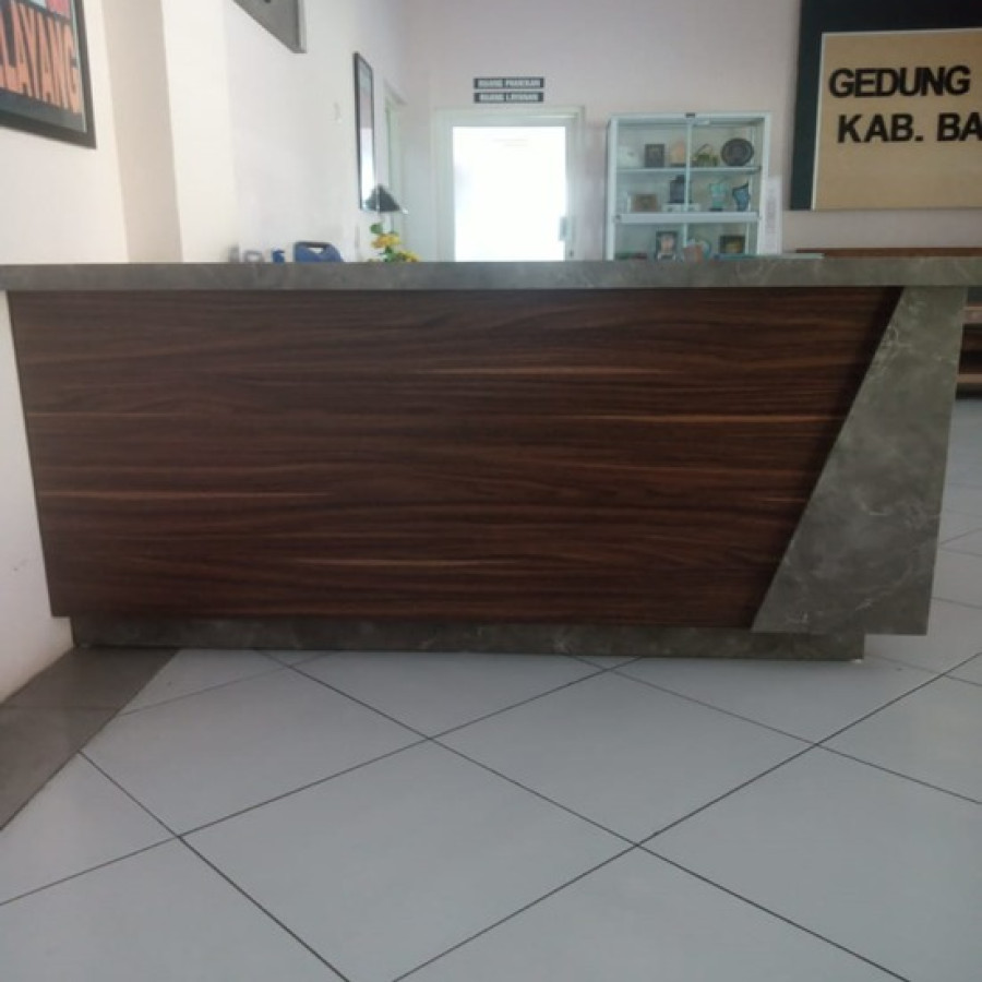 MEJA RESEPSIONIS CUSTOM DEPAN - samping