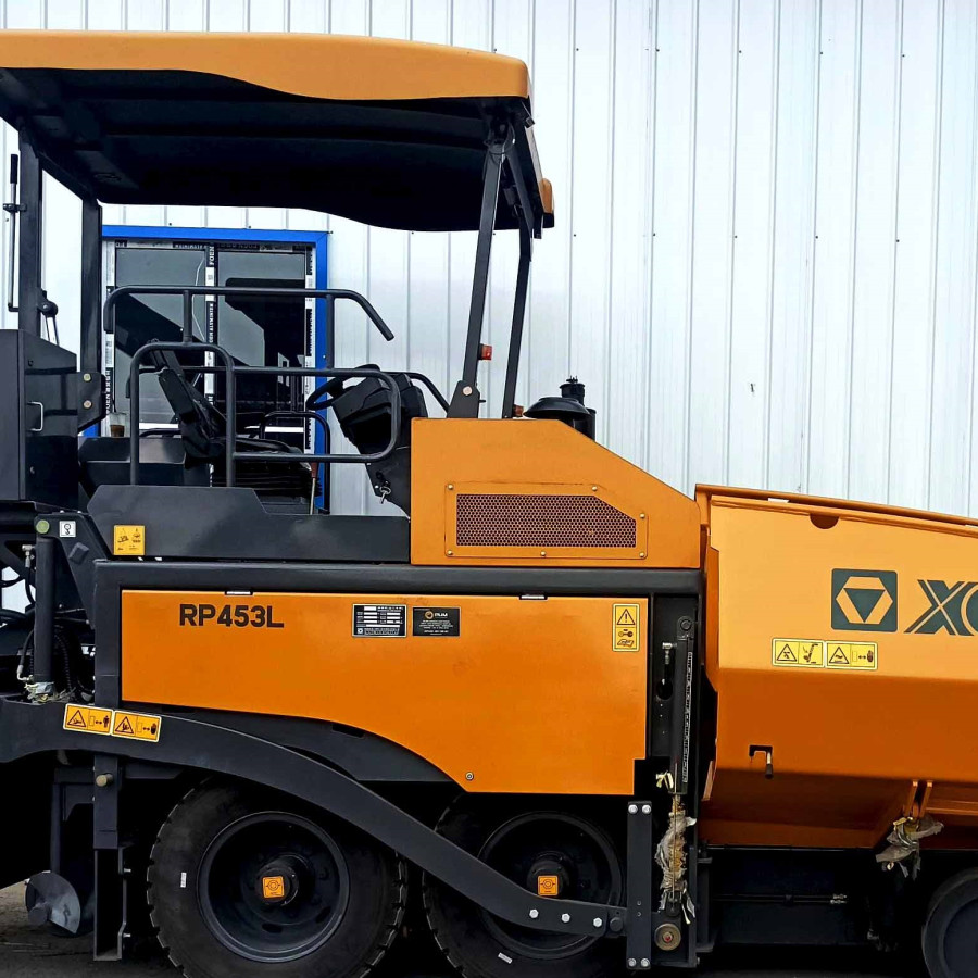 ASPHALT FINISHER XCMG TYPE RP453