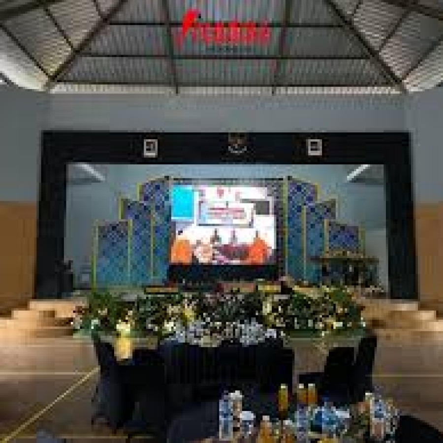 EAST JAVA INNOVATION EDUCATION SUMMIT (EJIES) 2025 / multimedia & stage