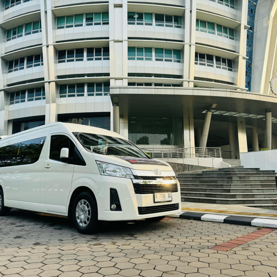 Hiace premio - utama