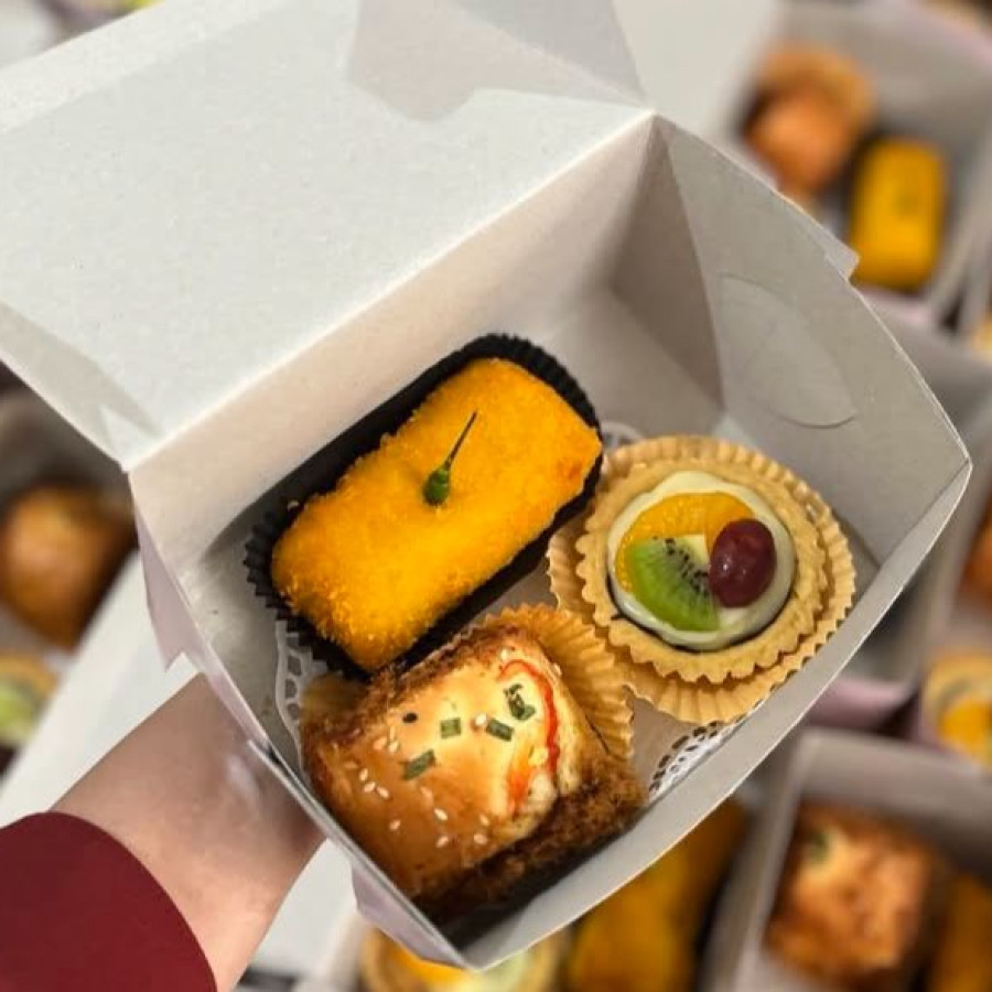 SNACK BOX ( KUE BASAH ) - depan