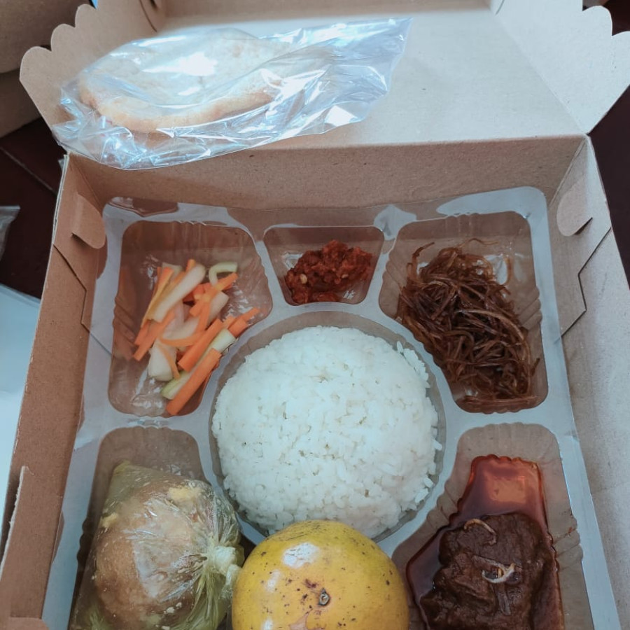 Nasi Rames + Buah segar