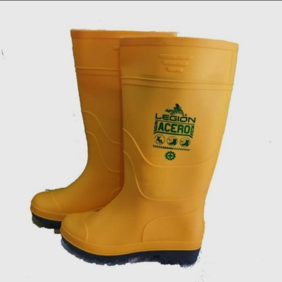 SEPATU BOOT KUNING