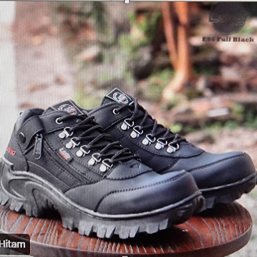 Sepatu (Safety Shoes) - utama