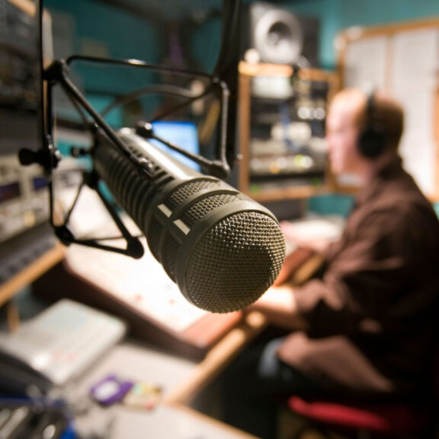 Iklan layanan masyarakat melalui radio luar Jateng - detail