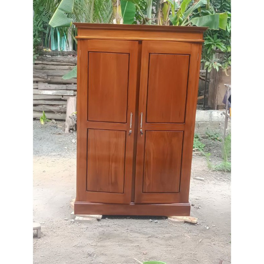 ALMARI KELAS KAYU
